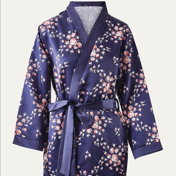 🌸MORGAN LANE Allie Robe In Navy Floral - Various Sizes🌸 - Picture 4 of 11